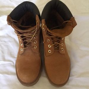 Timberlands Classic Wheat boot, Women’s size 7